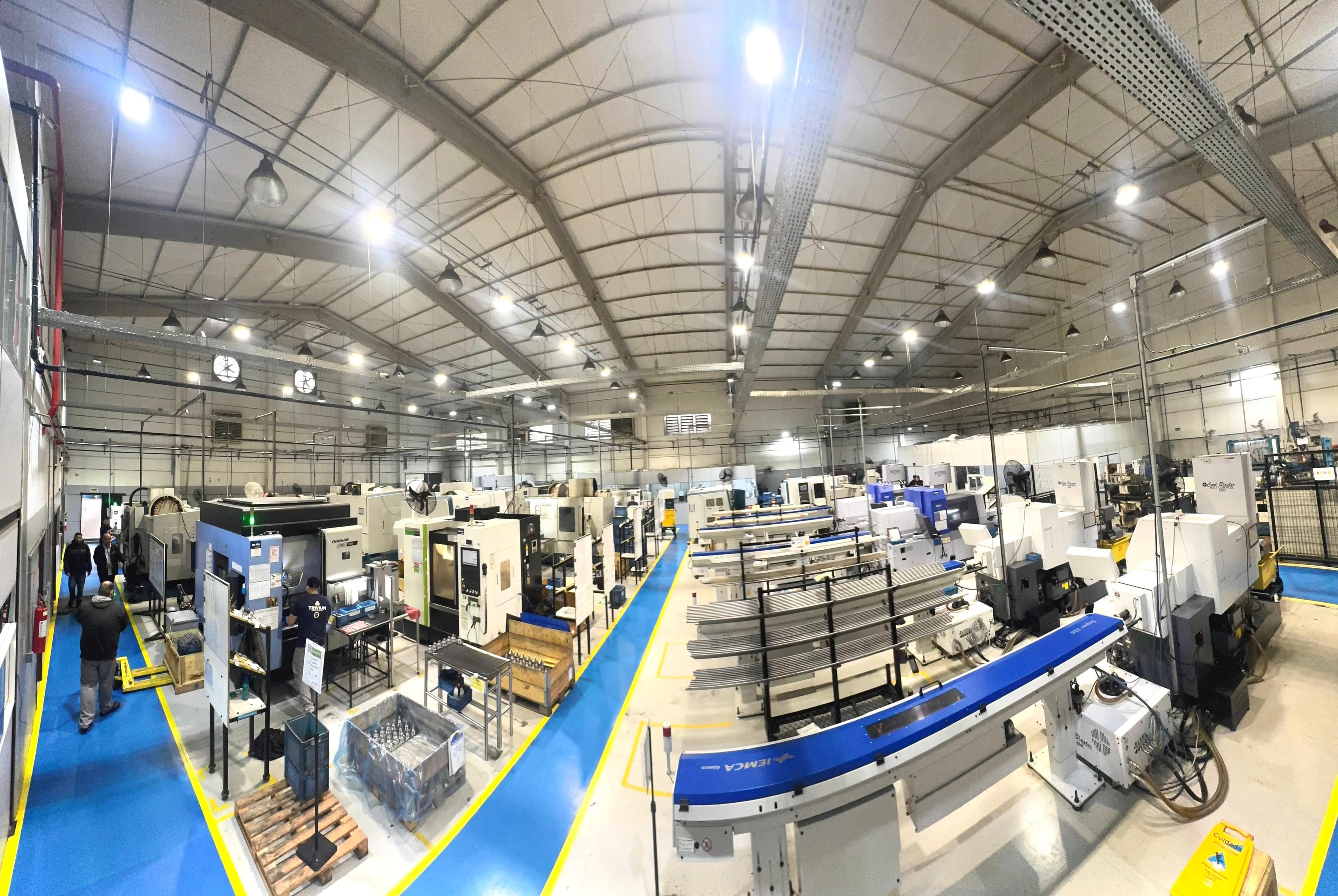 Máquinas CNC em operação